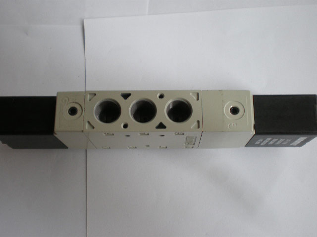 L1電磁閥匯流板連接